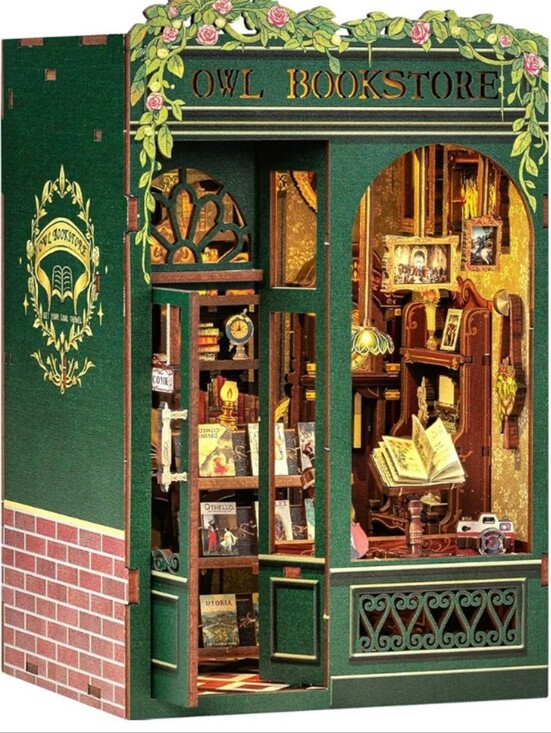 Other - Owl Bookstore Green Miniature Display